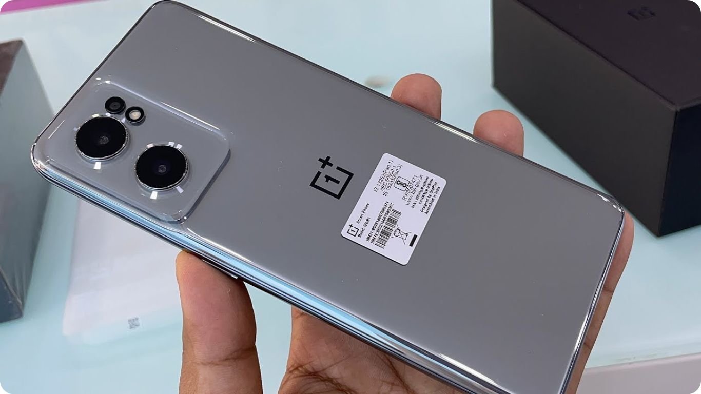 The OnePlus Note 2T 5G Smartphone is a huge hit Among Girls, with a 200MP Camera and 7000mAh Battery.